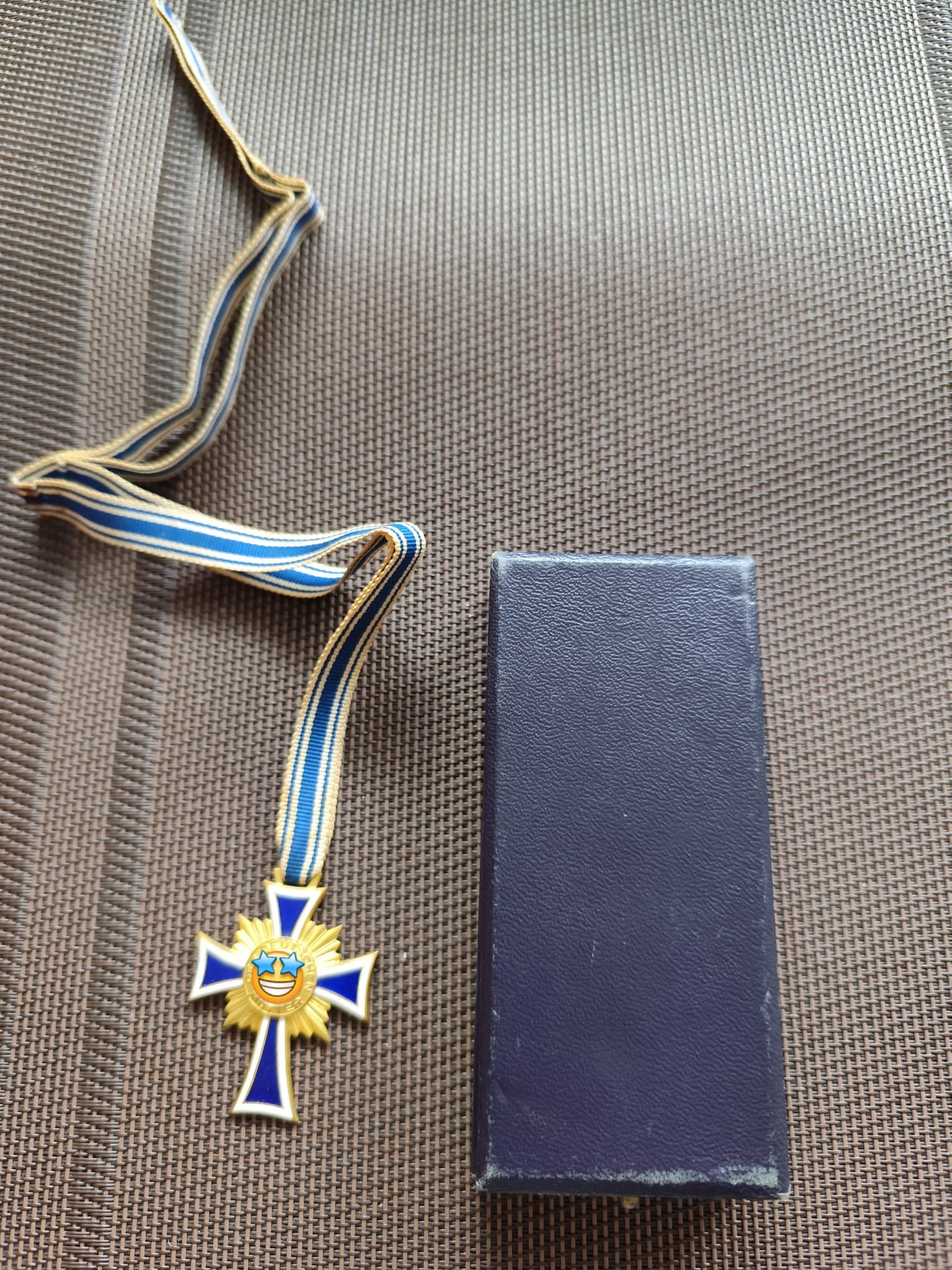 Ehrenkreuz der deutschen Mutter 3.Stufe Gold mit Etui – Bild 2
