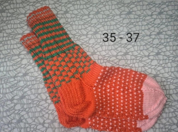„Die Socken meiner Mutter“ mit Sorgfalt gefertigt, ein Beweis ihrer Arbeit und ihrer Liebe zur Qualität