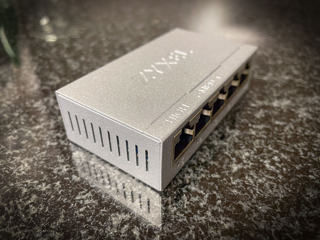 5 Port Ethernet (RJ45) Switch - Neu – Bild 3