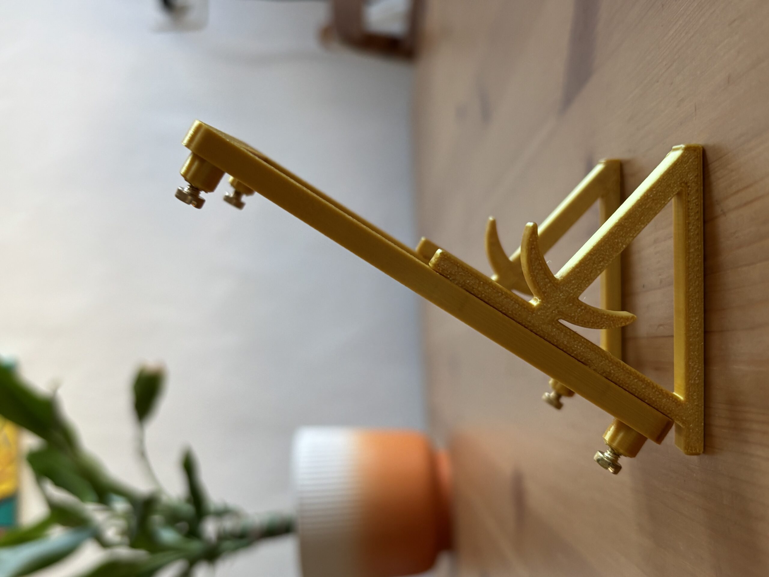 Bitaxe Gamma Pickaxe-Ständer Gold – Bild 3