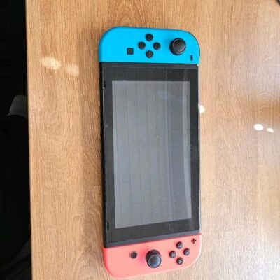 Nintendo Switch inkl. Zubehör und Tasche